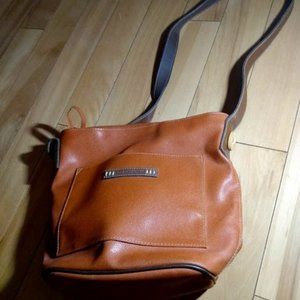 Sylvain Lefebvre: Shoulder strap brown pocketbook